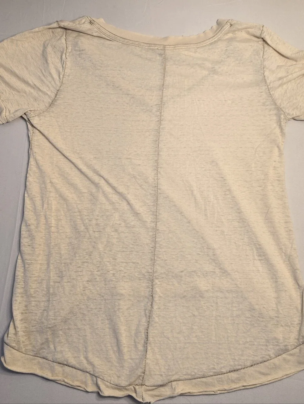 We The Free Distressed V Neck Tee Size Large
